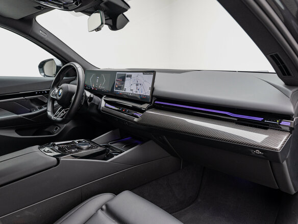 2023 BMW 5 серии 520d xDrive VIII (G60/G61/G68), серый, 7800000 рублей - вид 30