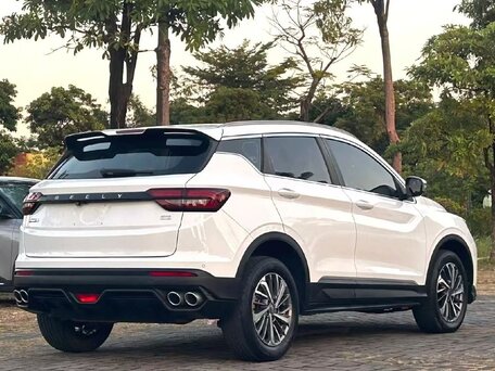 2022 Geely Binyue I Рестайлинг, белый, 1350000 рублей, вид 2