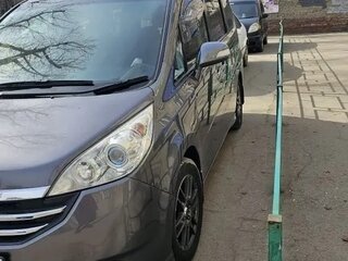 2008 Honda Stepwgn III, серый, 1080000 рублей, вид 2