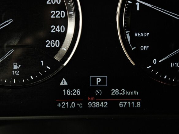 2018 BMW X1 20i xDrive II (F48), синий, 2457000 рублей - вид 12
