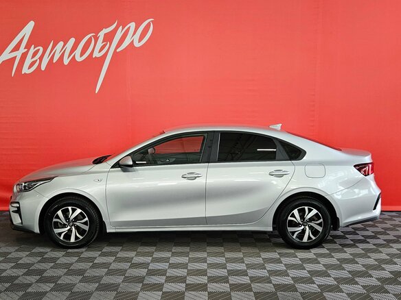 2020 Kia Cerato IV, серебристый - вид 2