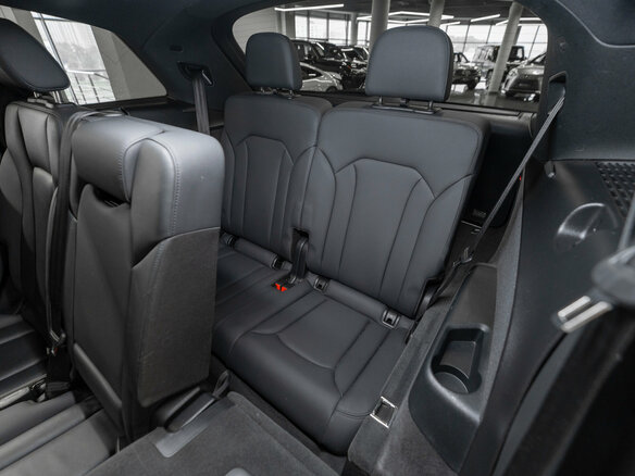 2021 Audi Q7 45 TFSI II (4M) Рестайлинг, серый, 5000000 рублей - вид 15