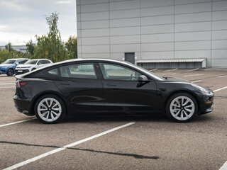 2022 Tesla Model 3 Long Range I, чёрный, 3749000 рублей, вид 4