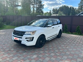 2017 Ford Explorer V Рестайлинг, белый, 3000000 рублей, вид 1