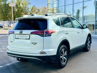 2017 Toyota RAV4 IV (XA40) Рестайлинг, белый, 2145000 рублей, вид 5