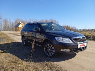 2010 Skoda Octavia II (A5) Рестайлинг, чёрный, 850000 рублей, вид 3