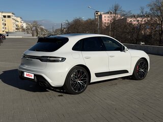 2023 Porsche Macan GTS I Рестайлинг 2, белый, 9500000 рублей, вид 3