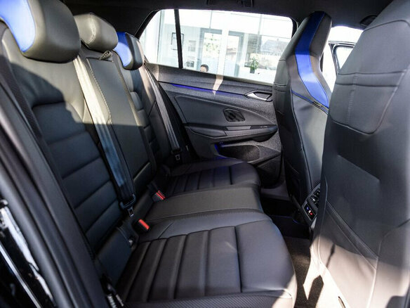 2026 Volkswagen Golf R VIII Рестайлинг, чёрный, 7289000 рублей - вид 15