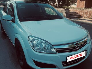 2011 Opel Astra H Рестайлинг, белый, 730000 рублей, вид 1