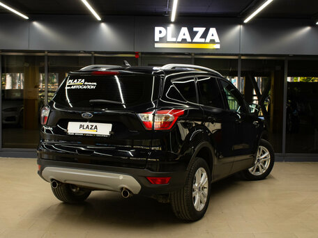 2018 Ford Kuga II Рестайлинг, чёрный, 1780000 рублей, вид 4