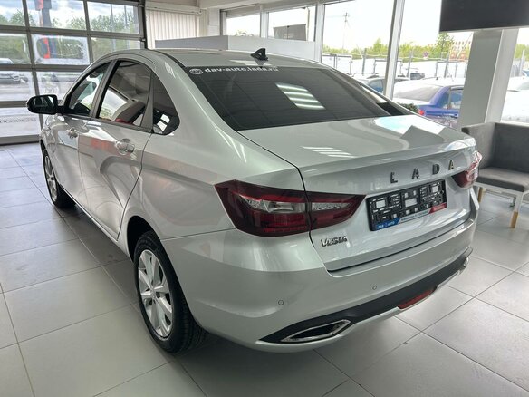 2026 Lada (ВАЗ) Vesta I Рестайлинг (NG), серебристый, 1880000 рублей - вид 2