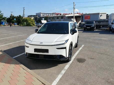 2026 Toyota bZ3X 58.3 kWh, белый, 3000000 рублей, вид 4