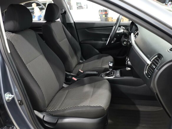 2020 Kia Rio IV, серый - вид 7