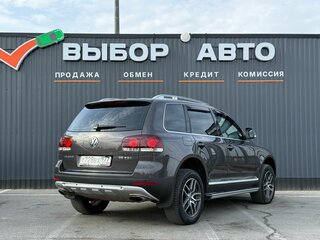 2010 Volkswagen Touareg I Рестайлинг, чёрный, 1590000 рублей, вид 2