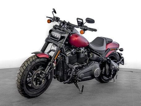 2019 Harley-Davidson Fat Bob, красный, 1449000 рублей, вид 4