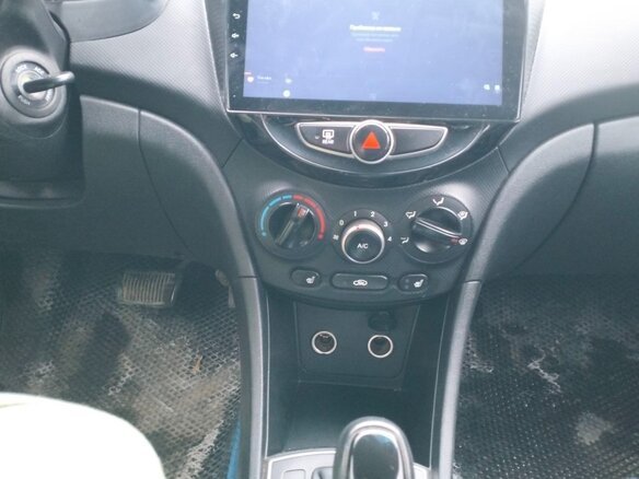 2015 Hyundai Solaris I Рестайлинг, белый, 761000 рублей - вид 12