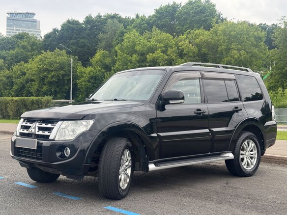 2012 Mitsubishi Pajero IV Рестайлинг 1, чёрный, 2790000 рублей - вид 1