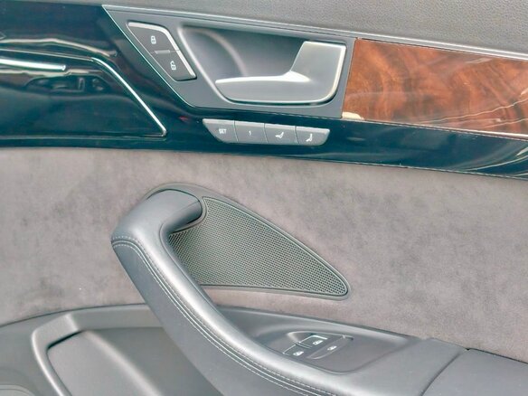 2015 Audi A8 III (D4) Рестайлинг, чёрный, 2200000 рублей - вид 22