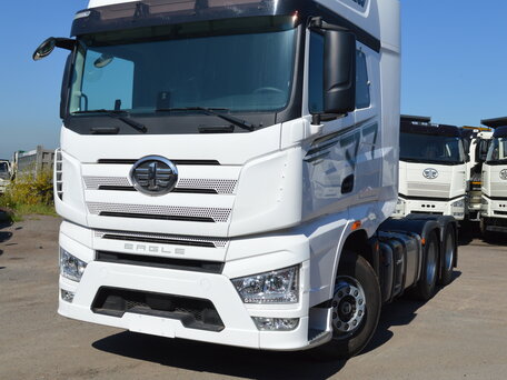 2024 FAW J7, серебристый, 10500000 рублей, вид 1