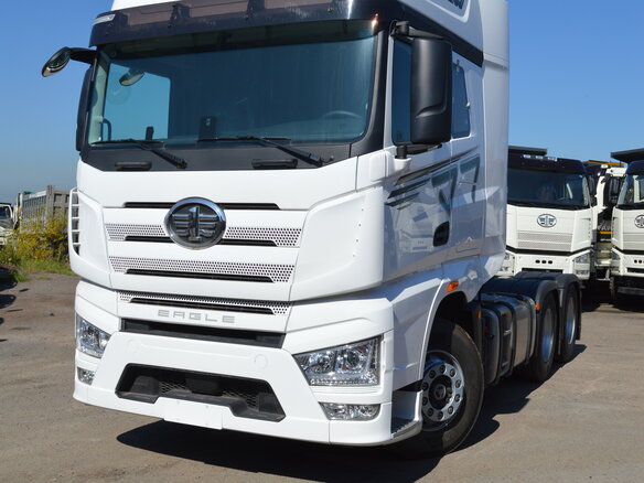 2024 FAW J7, серебристый, 10500000 рублей