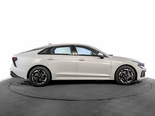 2026 Kia K5 III Рестайлинг, белый, 4730000 рублей, вид 4