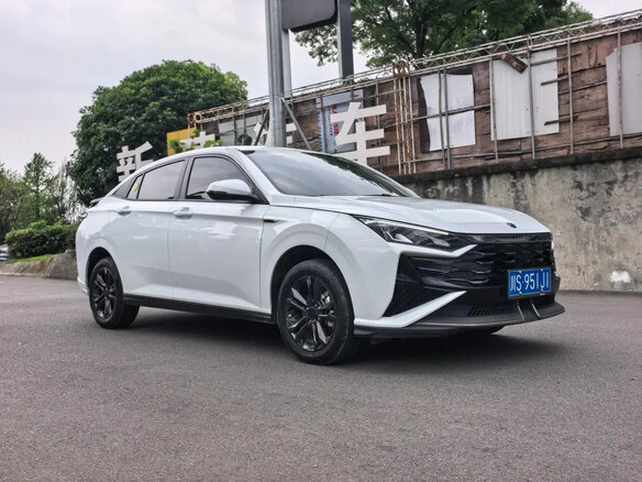 2024 Dongfeng Aeolus Yixuan I Рестайлинг, белый - вид 1