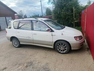 1998 Toyota Ipsum I (M10), белый, 350000 рублей, вид 1