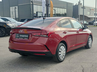 2022 Hyundai Solaris II Рестайлинг, красный, 1880000 рублей, вид 5