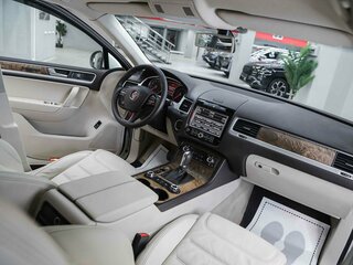 2011 Volkswagen Touareg II, белый, 1850000 рублей, вид 5