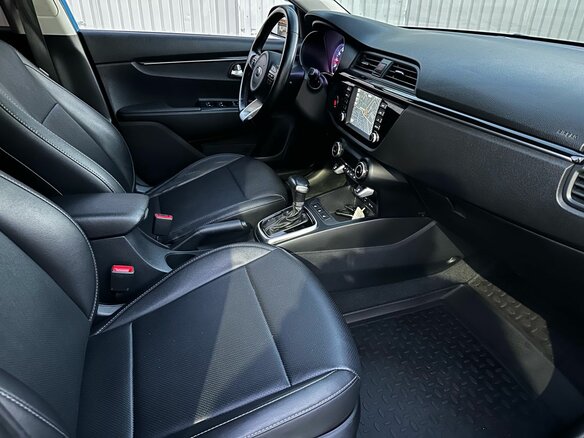2019 Kia Rio IV, синий, 1525000 рублей - вид 16