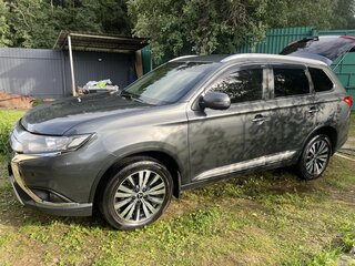 2019 Mitsubishi Outlander III Рестайлинг 3, серый, 2100000 рублей, вид 5