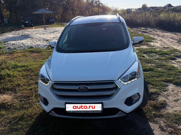 2017 Ford Kuga II Рестайлинг, белый, 1840000 рублей - вид 5
