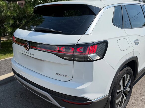 2023 Volkswagen Tayron I Рестайлинг, белый, 2710000 рублей - вид 4
