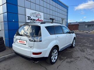 2011 Mitsubishi Outlander II Рестайлинг, белый, 1097000 рублей, вид 3