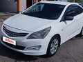 2015 Hyundai Solaris I Рестайлинг, белый, 515000 рублей - вид 2