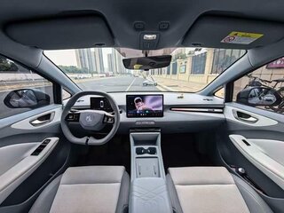 2025 MG 4 EV 42.8 kWh II, серый, 1650000 рублей, вид 4
