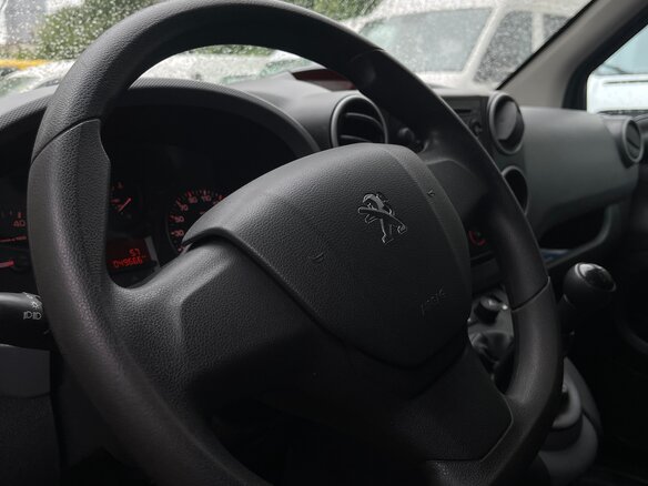 2021 Peugeot Partner, жёлтый, 1880000 рублей - вид 8