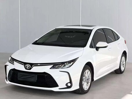 2022 Toyota Corolla XII (E210), белый, 1650000 рублей, вид 3