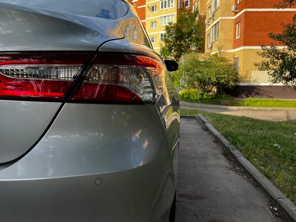 2018 Toyota Camry VIII (XV70), серебристый - вид 15