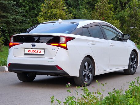 2019 Toyota Prius PHV ZVW52 Prime IV (XW50), белый, 1880000 рублей, вид 3