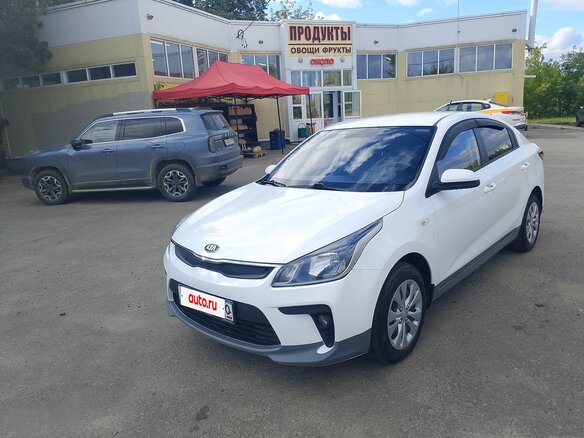 2019 Kia Rio IV, белый, 950000 рублей