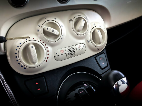 2010 Fiat 500 II, белый, 730000 рублей - вид 24