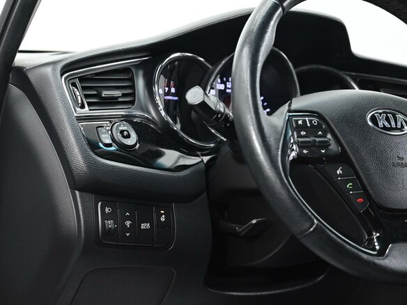 2017 Kia Ceed II Рестайлинг, белый, 1345000 рублей - вид 6