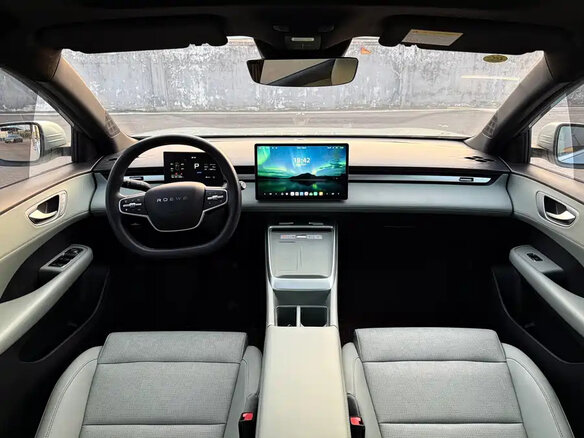 2025 Roewe D6 54 kWh, серебристый, 1696520 рублей - вид 10
