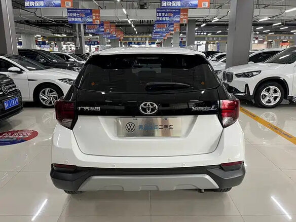2023 Toyota Yaris XP150 XP150 Рестайлинг 2, белый, 1250000 рублей - вид 3