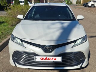 2019 Toyota Camry VIII (XV70), белый, 2890000 рублей, вид 2