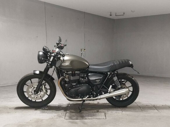 2021 Triumph Street Twin, серый, 799000 рублей