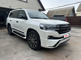 2015 Toyota Land Cruiser 200 Series Рестайлинг 1, белый, 4400000 рублей, вид 3