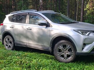 2018 Toyota RAV4 IV (XA40) Рестайлинг, серебристый, 2800000 рублей, вид 3