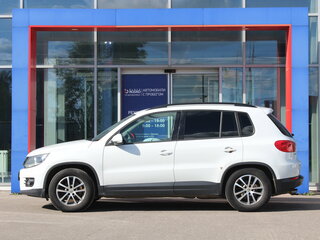 2013 Volkswagen Tiguan I Рестайлинг, белый, 800000 рублей, вид 2